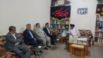امام جمعه گناوه:خدمت‌ به مردم عامل مهمی در خنثی‌ سازی توطئه دشمنان است