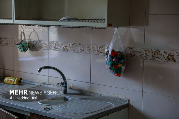 Media persons tour Shahid Beheshti Uni. damaged by US attacks
