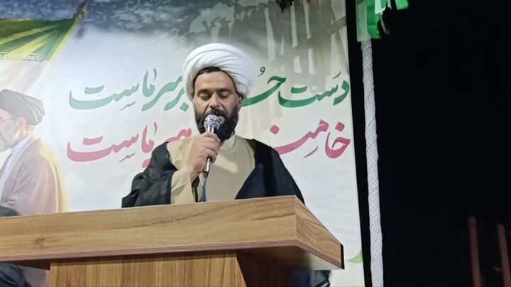 امام‌جمعه بهاباد: آینده آمریکا در زیر آب‌های خلیج فارس رقم می‌خورد