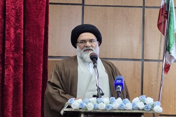 آیت الله حسینی: نظام آموزشی، هدف اول هجمه‌های فرهنگی دشمن است