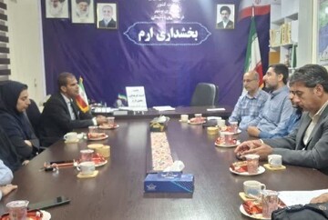 بخشدار ارم: احداث کتابخانه در دهرود پیگیری می‌شود