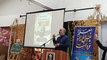 ۱۰ درصد شهدای کشور معلم و دانش‌آموز هستند