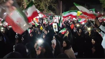 موج شصت و هفتم اجتماع مردم در خیابان کاشانی شهرکرد