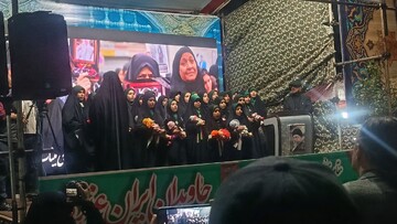 حماسه حضور سنندجی‌ها در تجمع شبانه تجلی وحدت