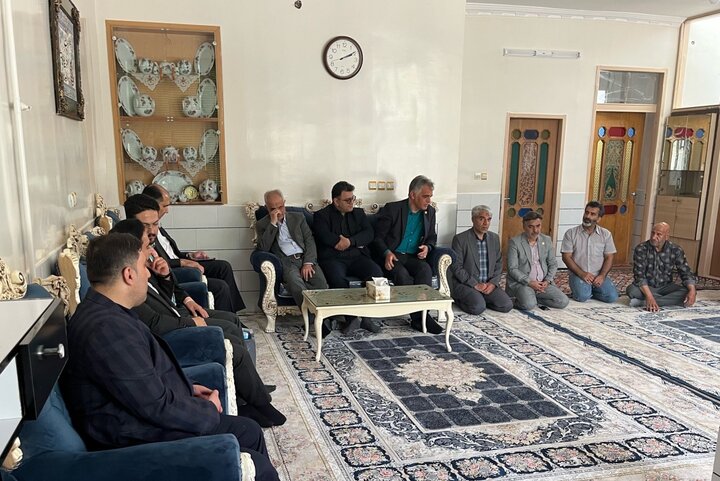 ابلاغ پیام قالیباف به خانواده پرستار شهیده ابلاغ پیام قالیباف به خانواده پرستار شهیده