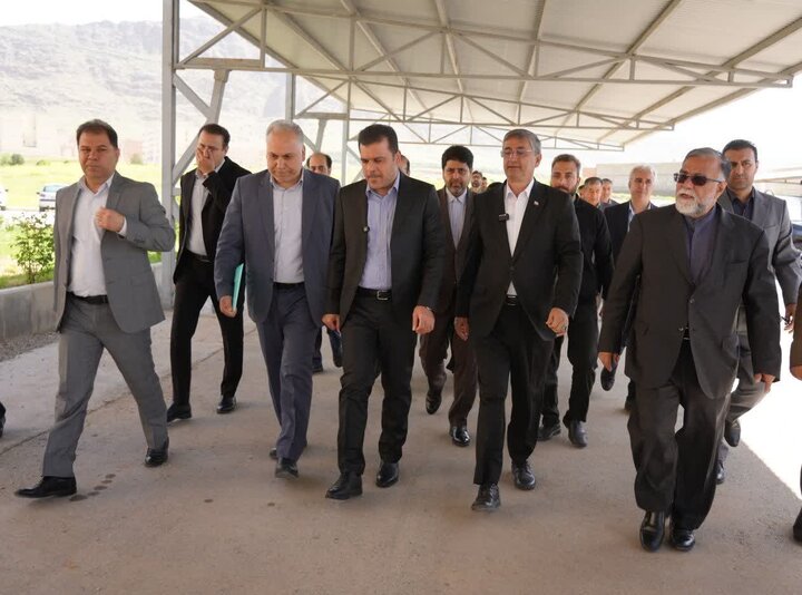 معاون علمی و فناوری رئیس‌جمهور به لرستان سفر کرد