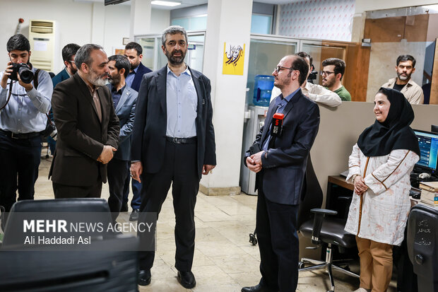بازدید معاون ارتباطات و اطلاع رسانی دفتر رئیس جمهور از گروه رسانه ای مهر