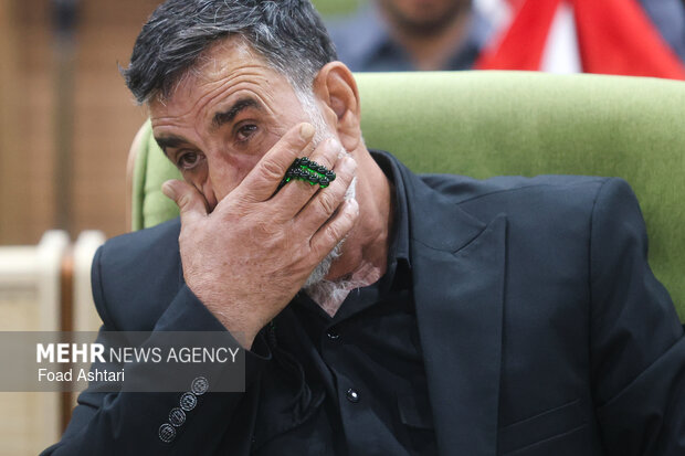 آیین تجلیل از خانواده شهدای هلال احمر در بنیاد شهید