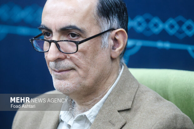 آیین تجلیل از خانواده شهدای هلال احمر در بنیاد شهید