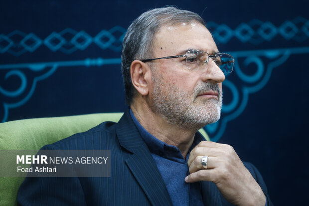 آیین تجلیل از خانواده شهدای هلال احمر در بنیاد شهید