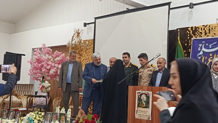 ۱۰ درصد شهدای کشور معلم و دانشآموز هستند
