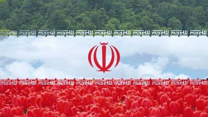 نامِ تو را بر صخرهای بیمرگ کندند؛ ایرانِ من! ای یادگارِ یادگاران نامِ تو را بر صخرهای بیمرگ کندند؛ ایرانِ من! ای یادگارِ یادگاران