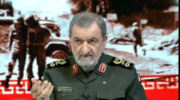 سرلشگر رضایی: آمریکایی ها  باید دندان نفت را در خلیج فارس بکشند