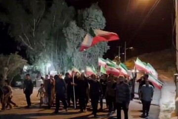 راهپیمایی شبانه مردم روستای سرمستان
