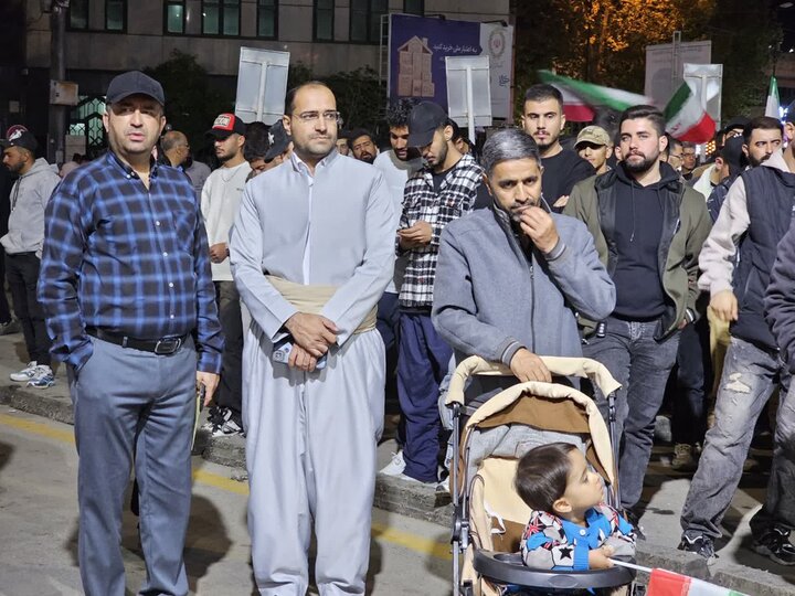 میدان آزادی سنندج؛ روایت مردمی که پای ایران ایستادهاند