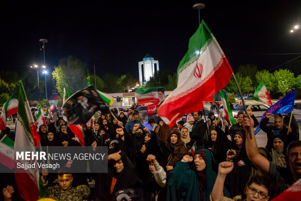 کاروان نمادین اعزام به جبهه در همدان