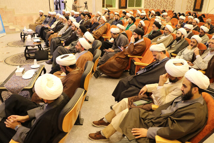 نشست آموزشی اساتید معارف اسلامی در اصفهان آغاز شد