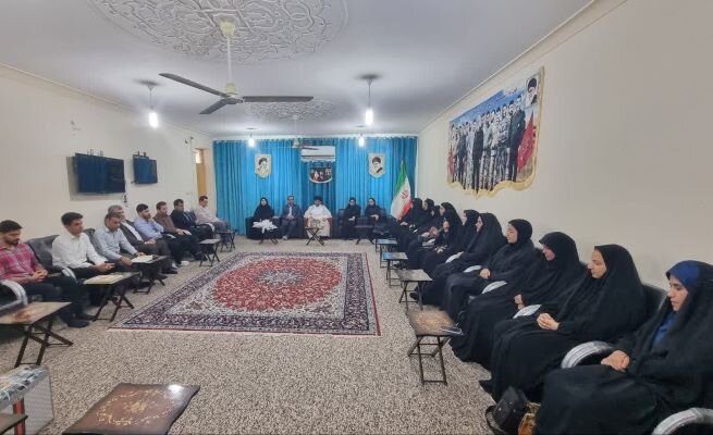 امام جمعه گناوه: معلمان ادامه‌دهنده مسیر هدایتگری پیامبران هستند
