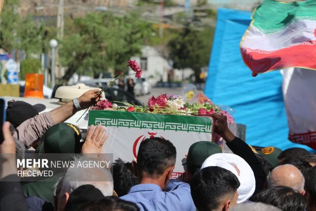 پیکر مطهر شهید احسان اسفندیار در فیروزکوه تشییع شد