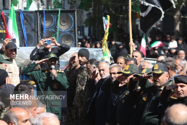 پیکر مطهر شهید احسان اسفندیار در فیروزکوه تشییع شد