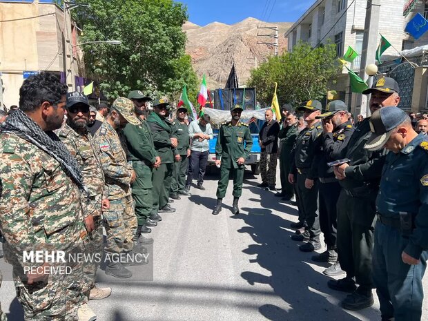 پیکر مطهر شهید احسان اسفندیار در فیروزکوه تشییع شد