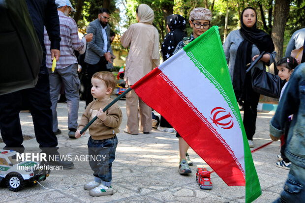 رژه خودرویی استکبارستیزانه کودکان کرمانشاهی