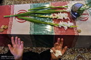 پی‌ات ساعت‌شماری کرده‌ام تا جلوه‌گر گردی!