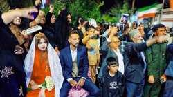 برگزاری مراسم عقد زوج مارگونی در تجمع شبانه