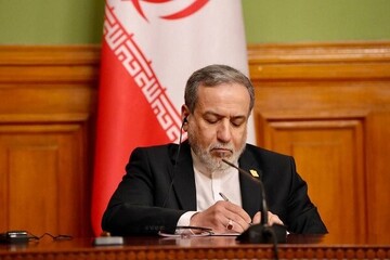 Araghchi lashes out at US-Bahrain anti-Iran moves
