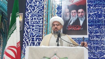 امام جمعه فهرج: برخورد قاطع با سودجویان اقتصادی ضروری است