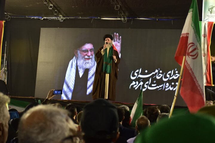 ملت ایران هرگز در برابر زورگویی آمریکا و صهیونیسم تسلیم نمی‌شود