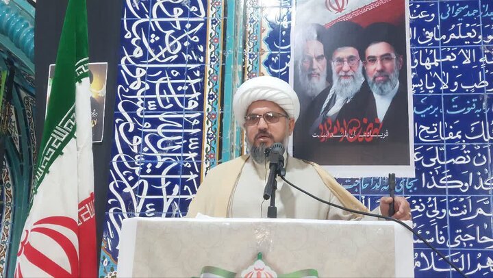 امام جمعه فهرج: برخورد قاطع با سودجویان اقتصادی ضروری است