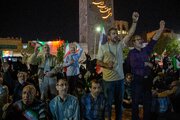 حضور مردم خستگی‌ناپذیرِ مشهد در شب هفتاد و یکم