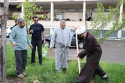 کاشت ۸۶ نهال میوه در جامعه‌المصطفی تبریز به یاد قائد شهید