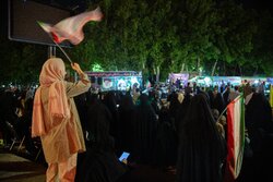 اقامه نماز استغاثه به ساحت مقدس امام زمان (عج)‌ در حسینیه شهدای اراک