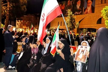 حضور حماسی مردم خمین در هفتادمین شب پشتیبانی از نظام اسلامی