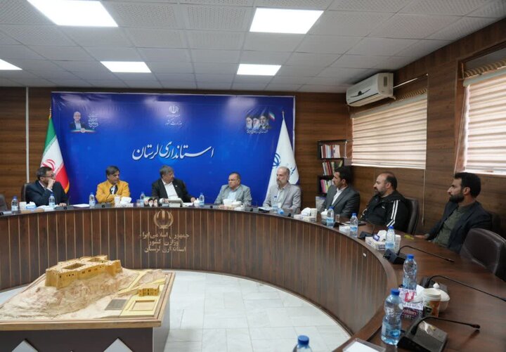 احداث پل مجاور رودخانه خرم‌آباد برای بهبود دسترسی به «فلک‌الافلاک»