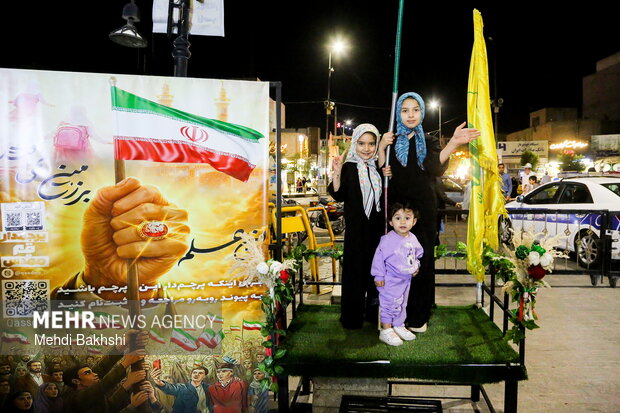 این پرچم زمین نمی افتد