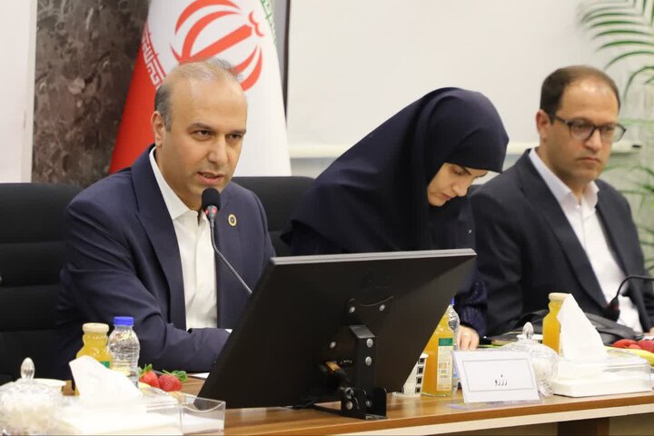 یوسفی اصل: تسهیل واردات مواد اولیه پتروشیمی ضروری است