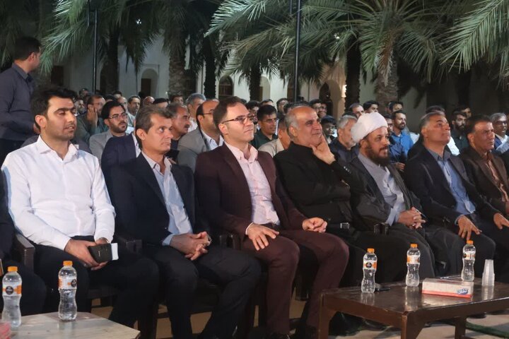 فرماندار تنگستان: معلمان قهرمانان واقعی این سرزمین هستند