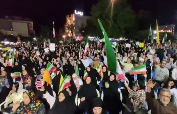 تجمع باشکوه مردم در بوشهر