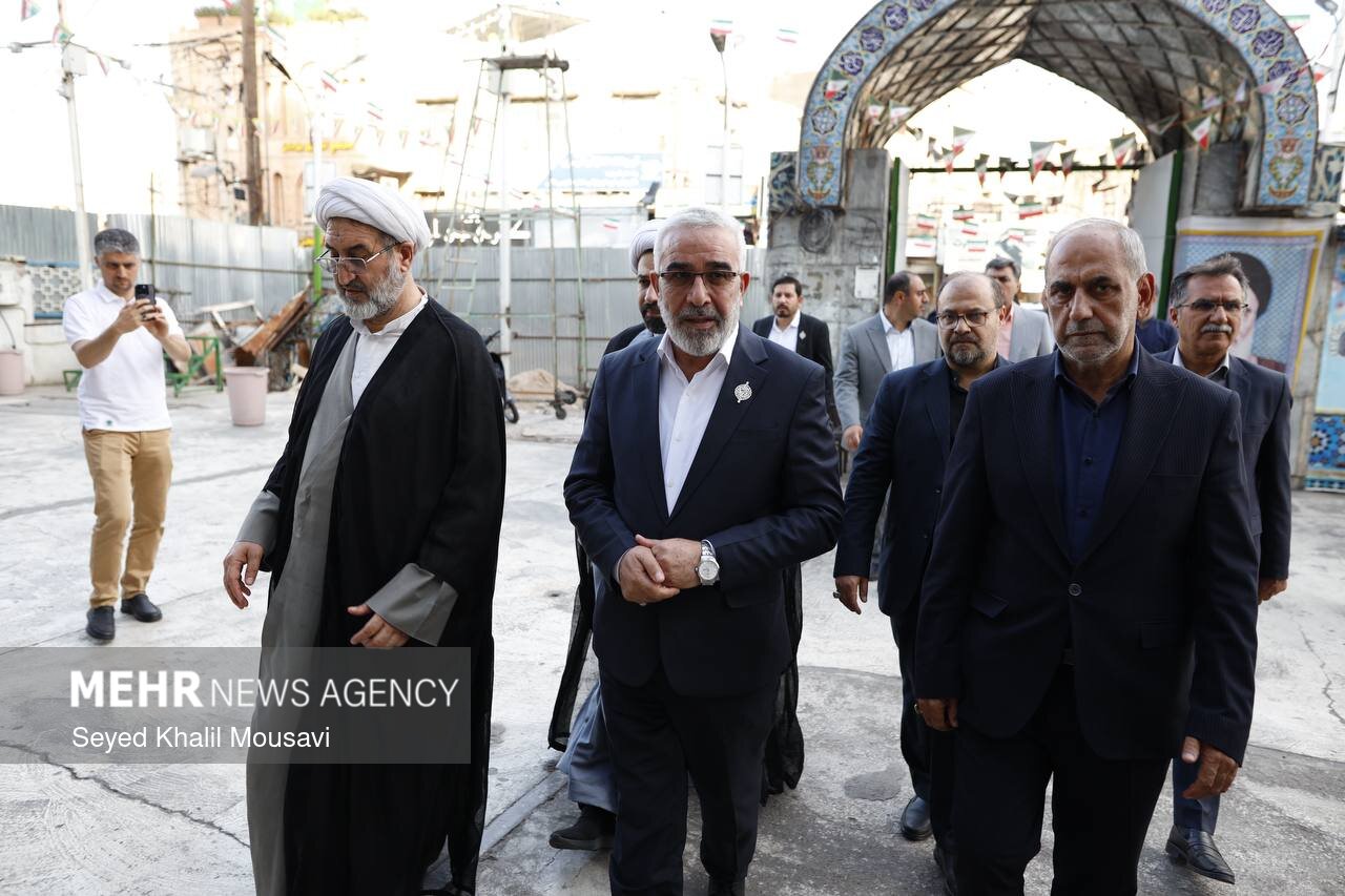حضور تولیت آستان مقدس علوی در حرم سبزقبای دزفول