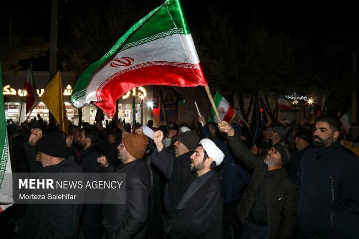 ۷۰ شب بعثت ملی؛ حماسه پرچم‌گردانی در بام ایران ادامه دارد