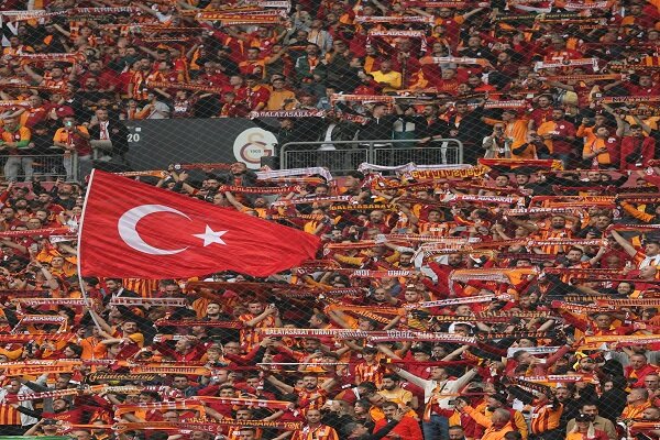VIDEO: Driver rams into fans in Turkish sport event