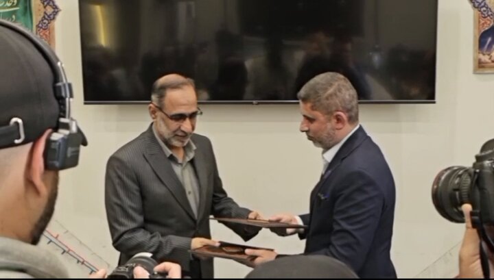 امضای تفاهم‌نامه همکاری تولیت حرم علوی و شهرداری اصفهان