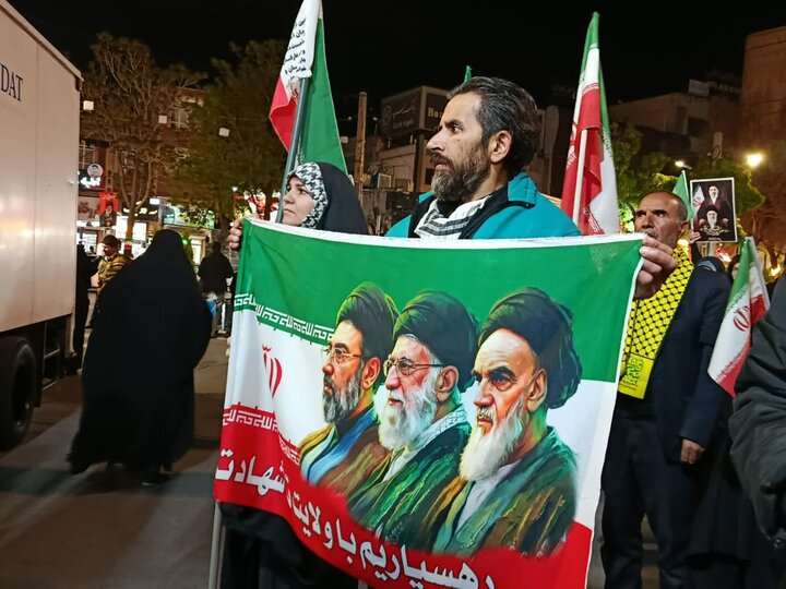 حضور پرشور بانوان دلیجان در بیعت با رهبر معظم انقلاب