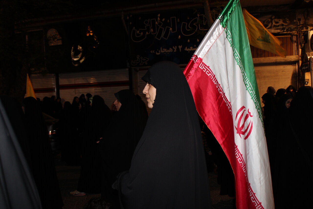 نام وطن بر لبان لنگرودی ها در هفتادمین شب