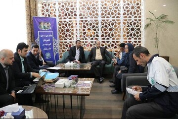 ملاقات چهره‌به‌چهره شهردار منطقه ۹ تهران با آسیب‌دیدگان جنگ رمضان