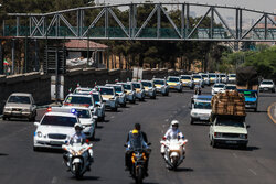 Taxi drivers in Tehran parade to renew allegiance with Leader