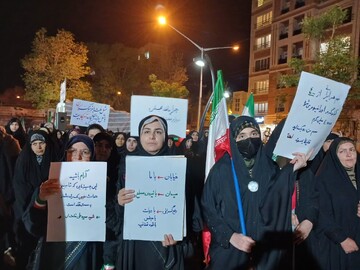 حماسه پرشور حضور مردم بیجار در میدان شهید رحمانی